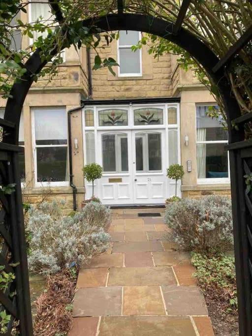 Garden Apartment, Central Harrogate With Parking Eksteriør bilde