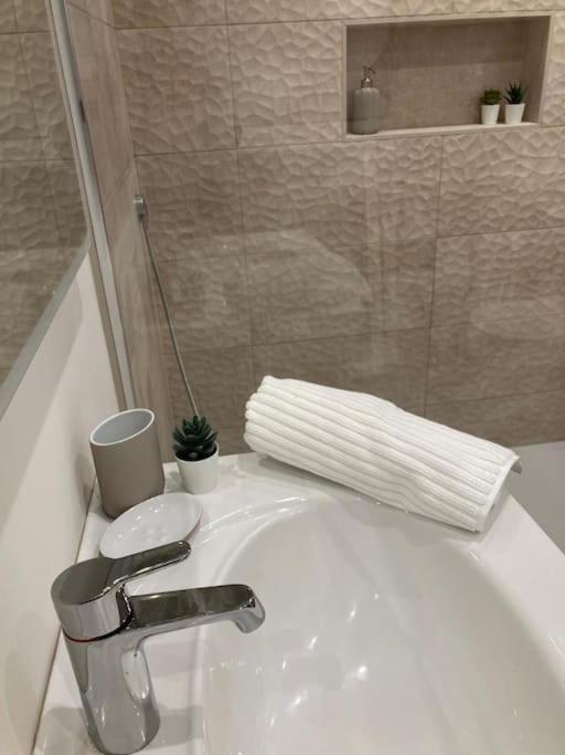 Garden Apartment, Central Harrogate With Parking Eksteriør bilde